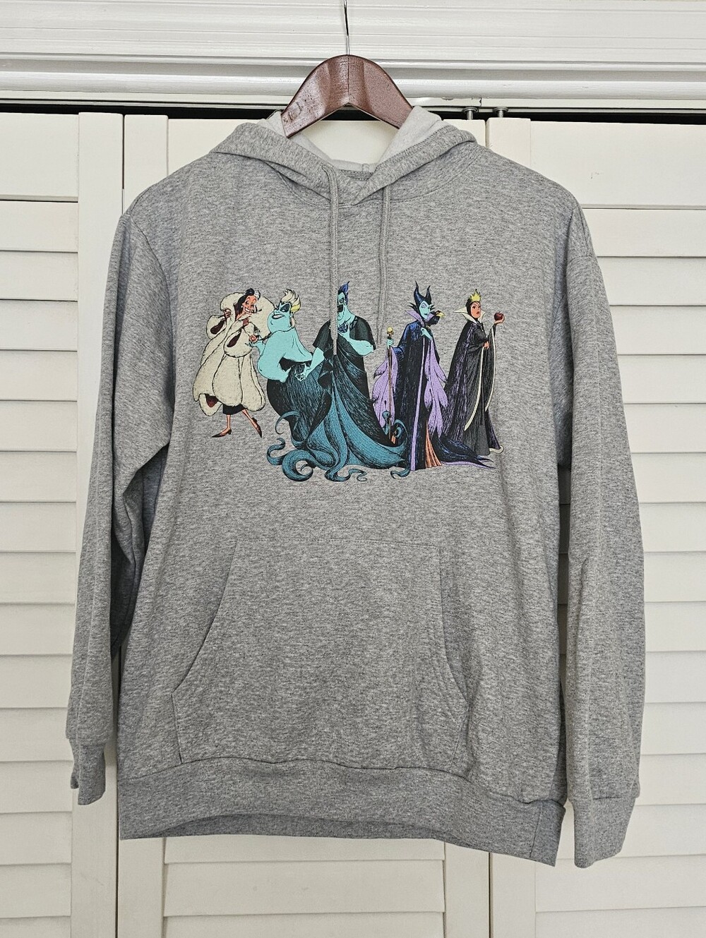 Disney Villains Sweatshirt Size L 12-14 Gray Hoodie Colorful Graphics Pullover